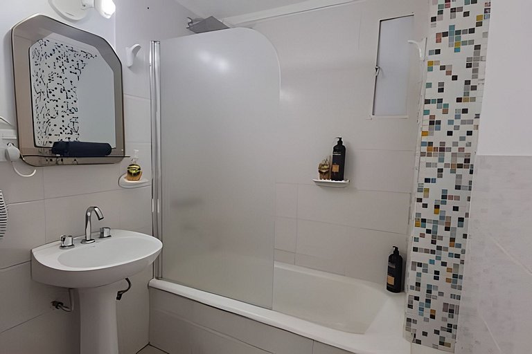 Hornera Rodi - Strategic location, parking, and pool